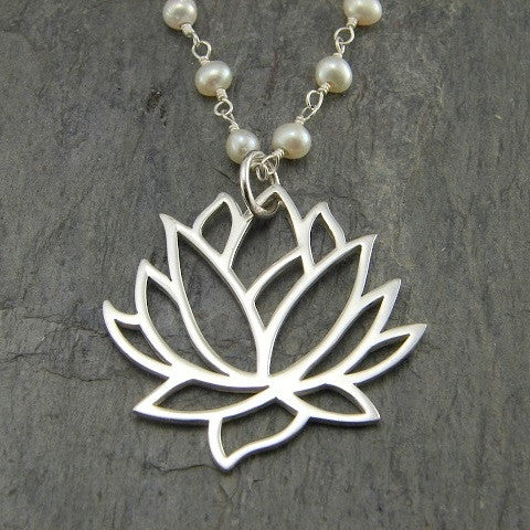 Lotus Pearl  Necklace 